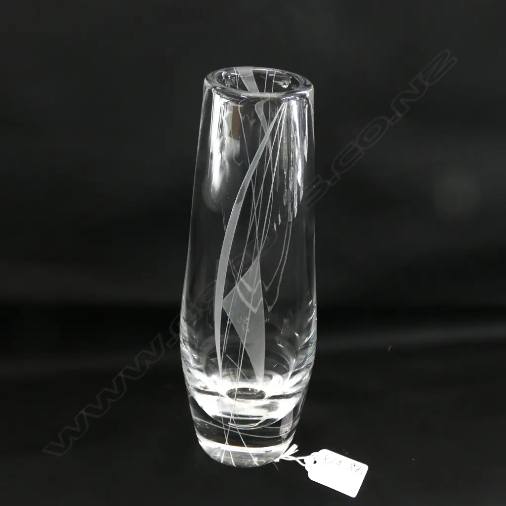 A Scandinavian glass vase Image 1++