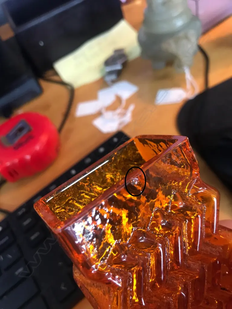 Two Whitefriars 'Zig-Zag' vases designed by Geoffrey Baxter Image 1++