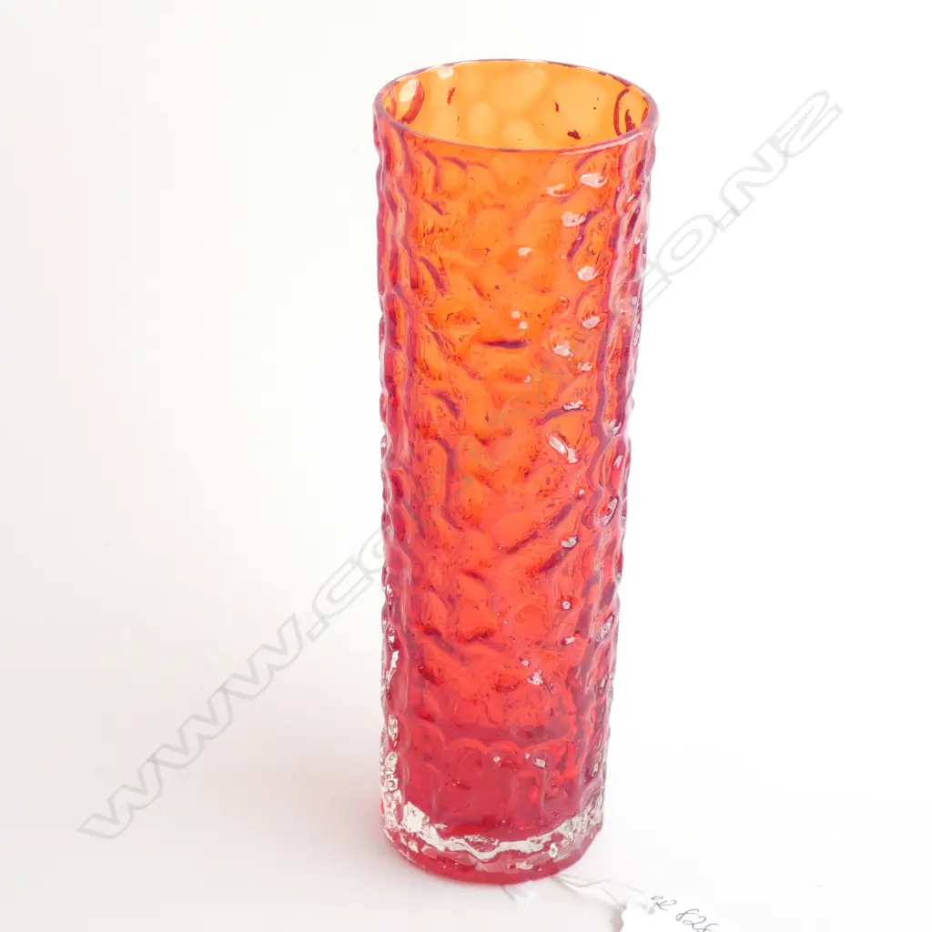 A Whitefriars style red glass bark pattern vase Image 1++