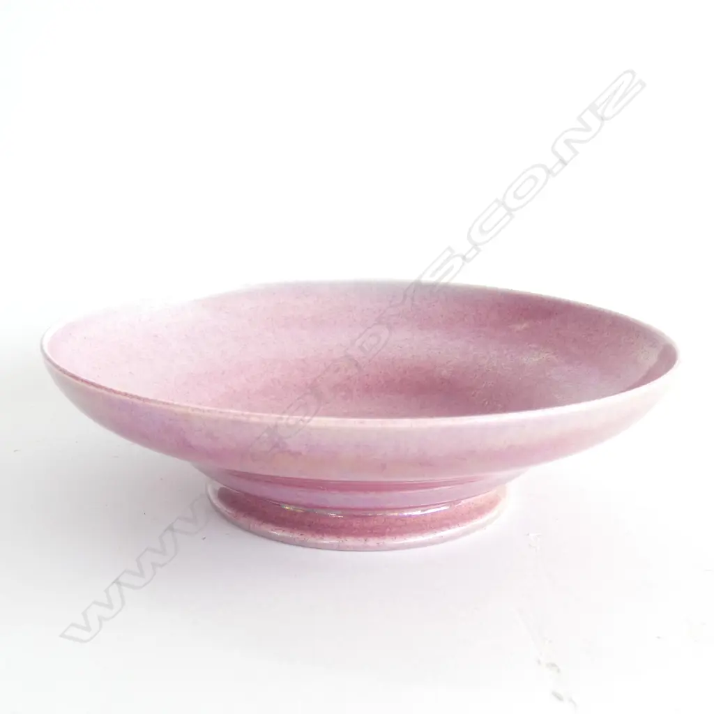 A finely potted Ruskin bowl Image 1++