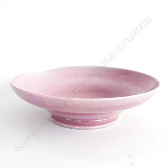A finely potted Ruskin bowl