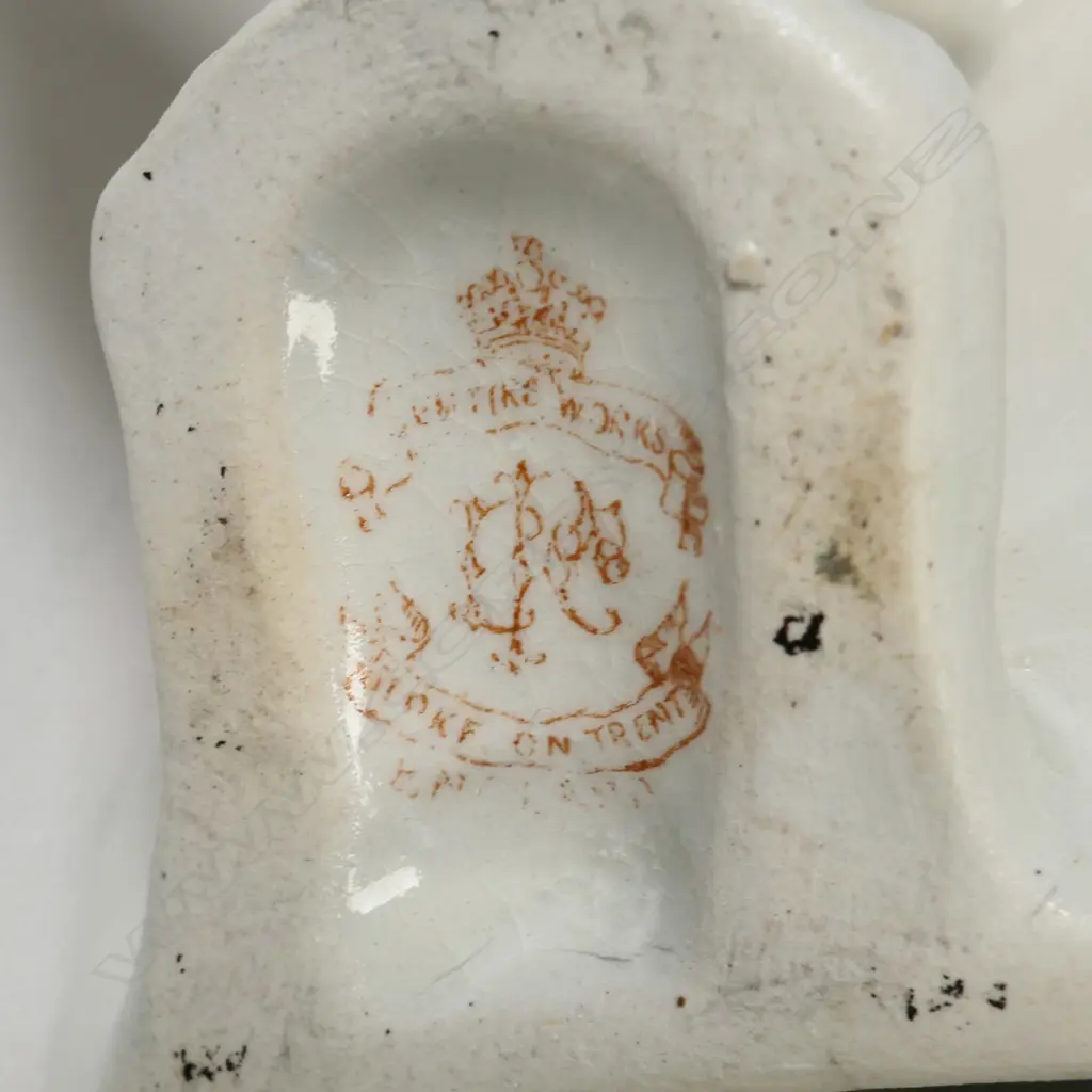 An Empire Ware ceramic cat. c.1896-1919 Image 1++