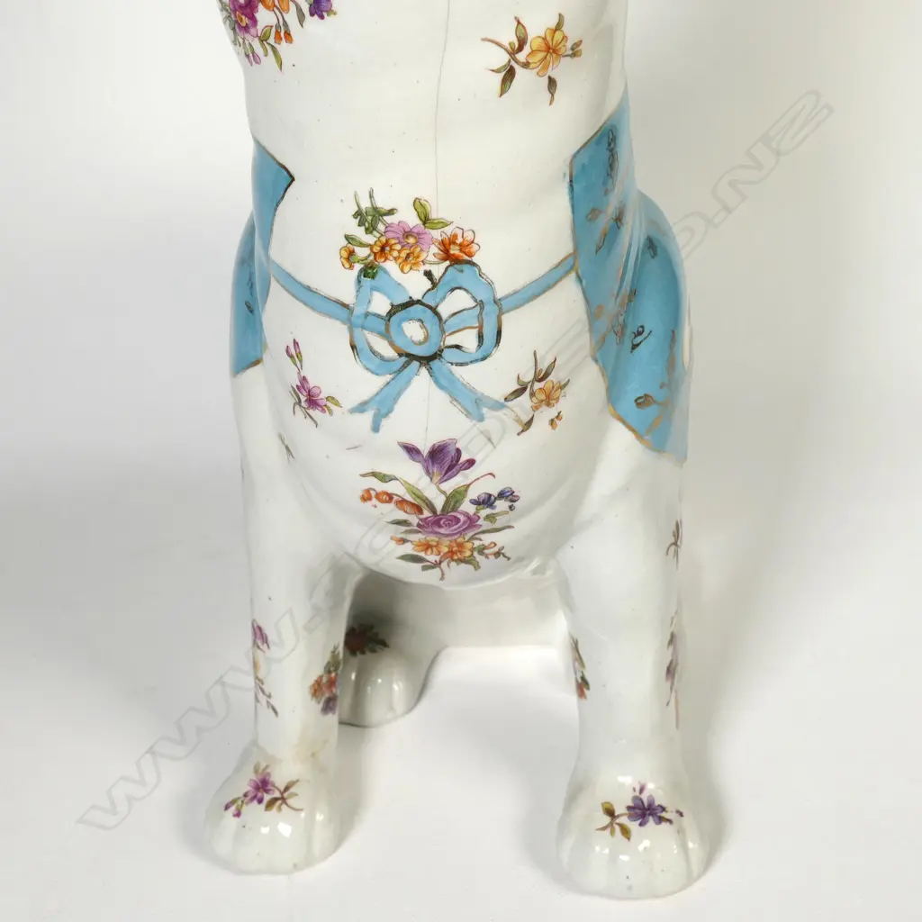 An Empire Ware ceramic cat. c.1896-1919 Image 1++