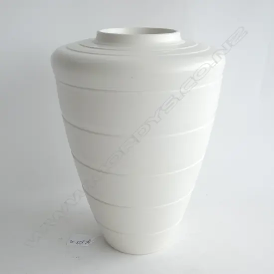 A Wedgwood shoulder vase, designed by Keith Murray, Moonstone glazed,