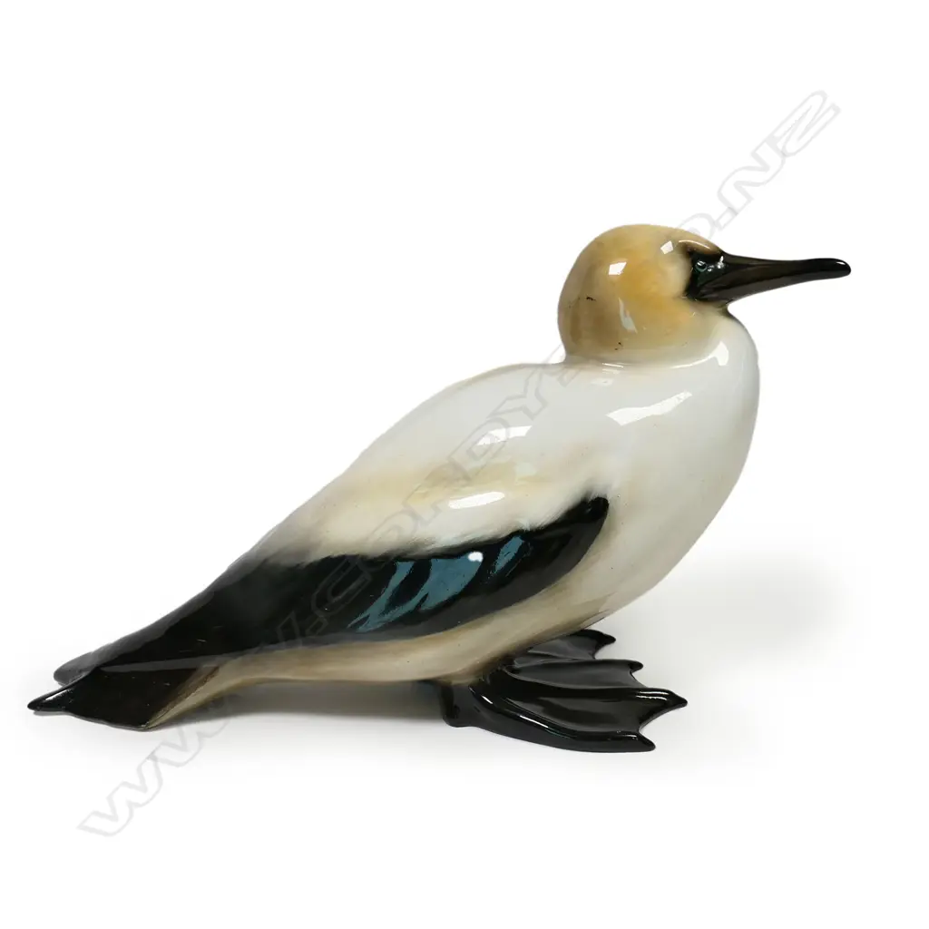 A rare Royal Doulton gannet figure Image 1++