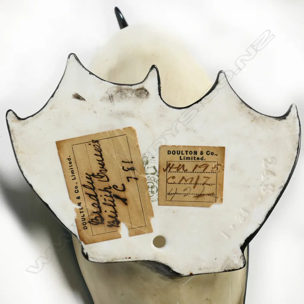 A rare Royal Doulton gannet figure Image 1++