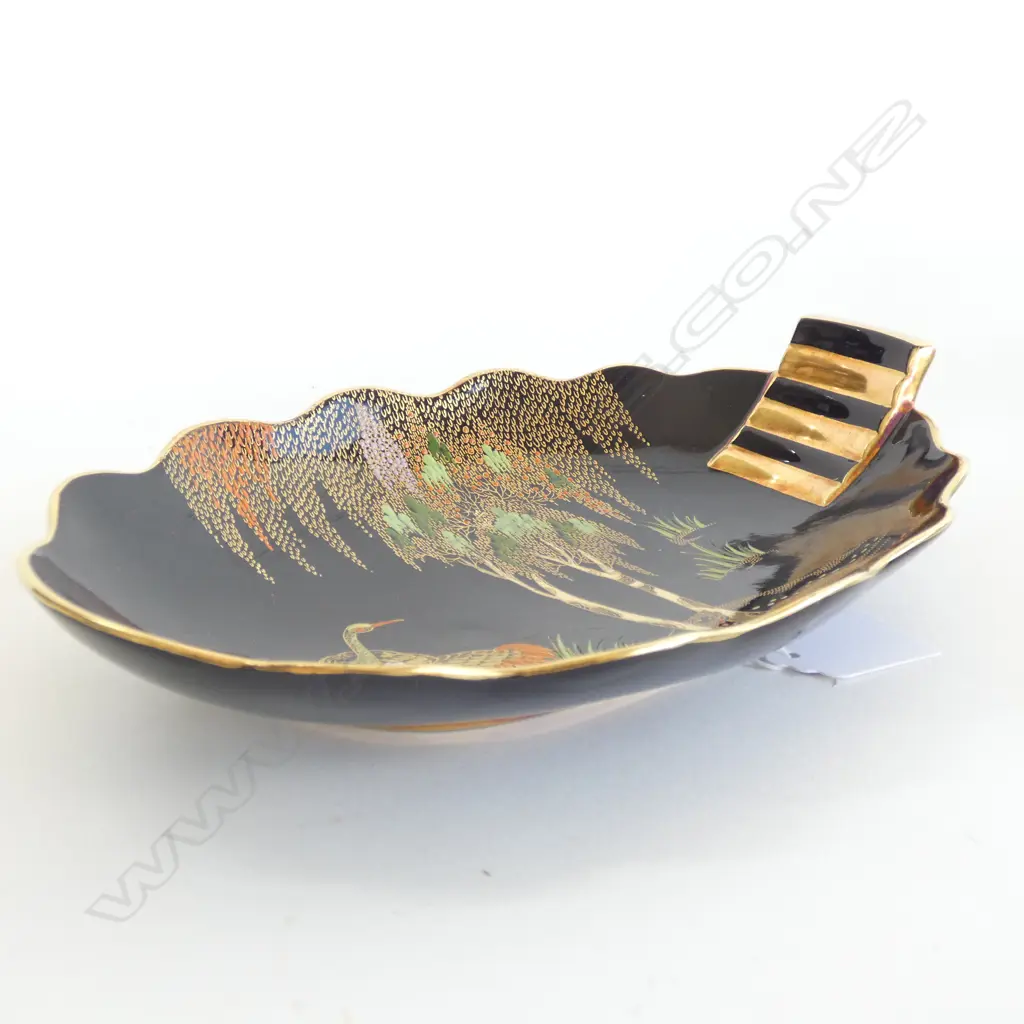 A Carlton ware enamelled tray Image 1++