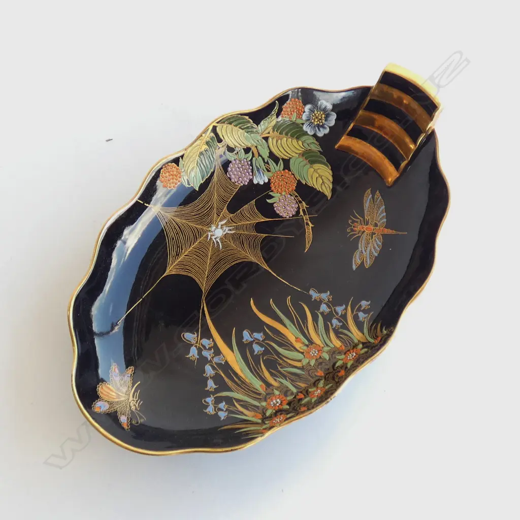 A Carlton ware enamelled tray Image 1++