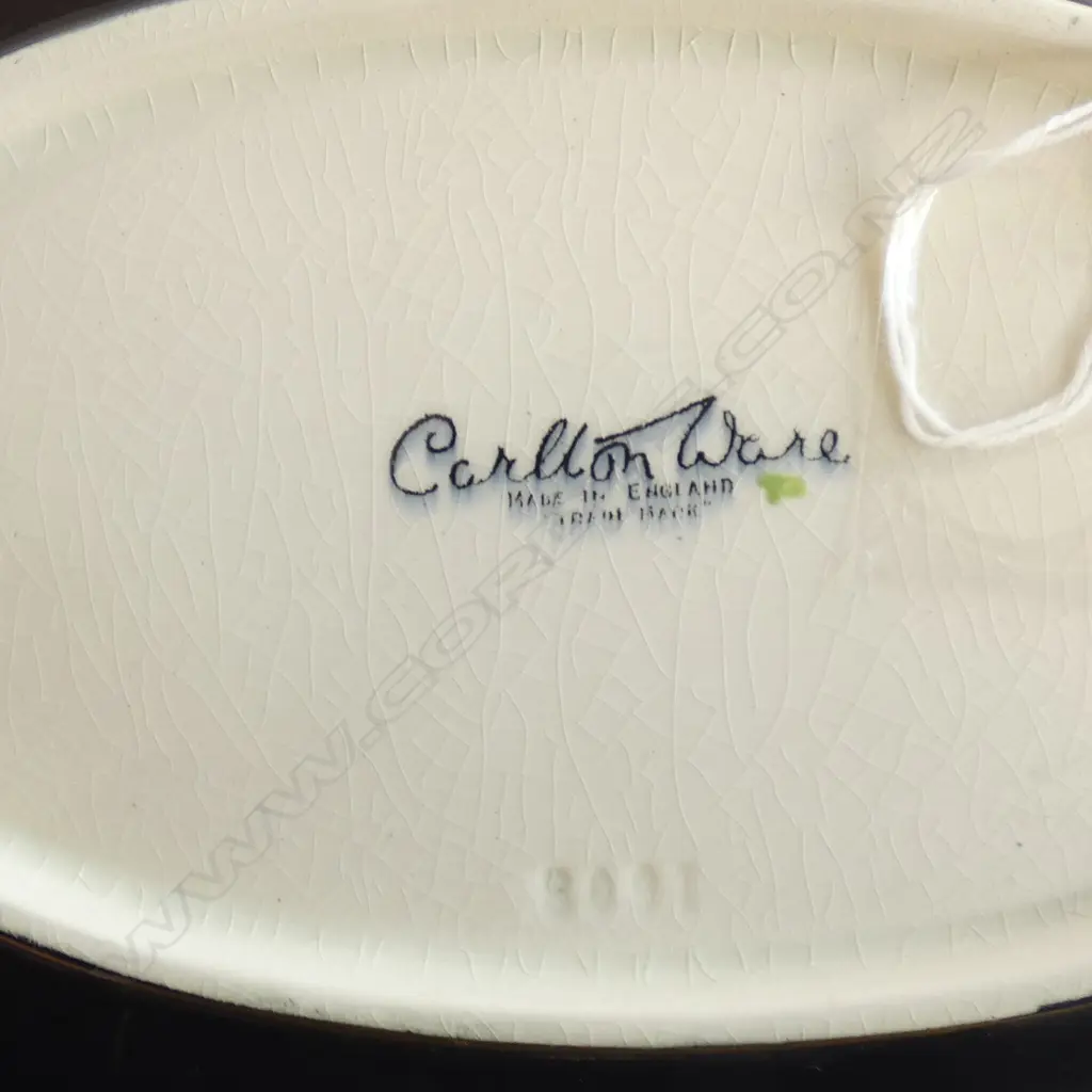 A Carlton ware enamelled tray Image 1++