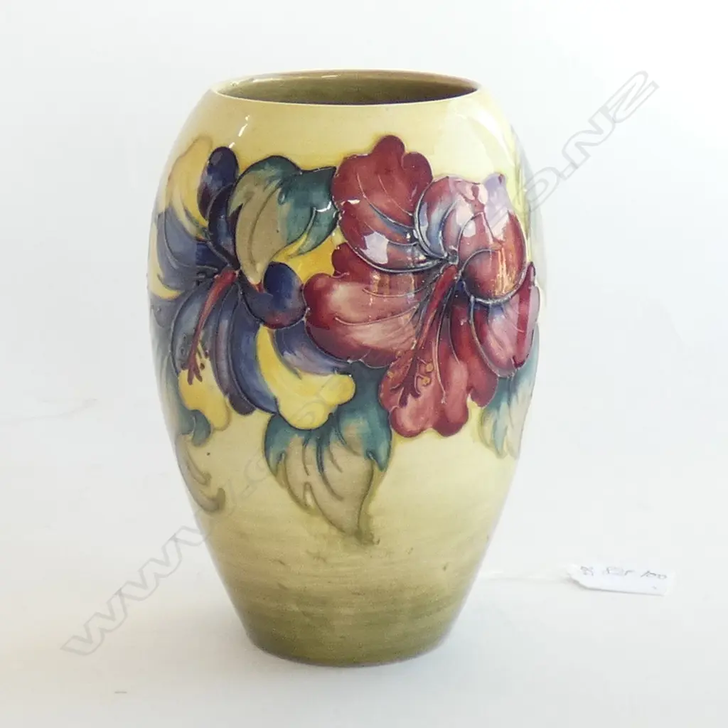 A Moorcroft Hibiscus pattern vase Image 1++