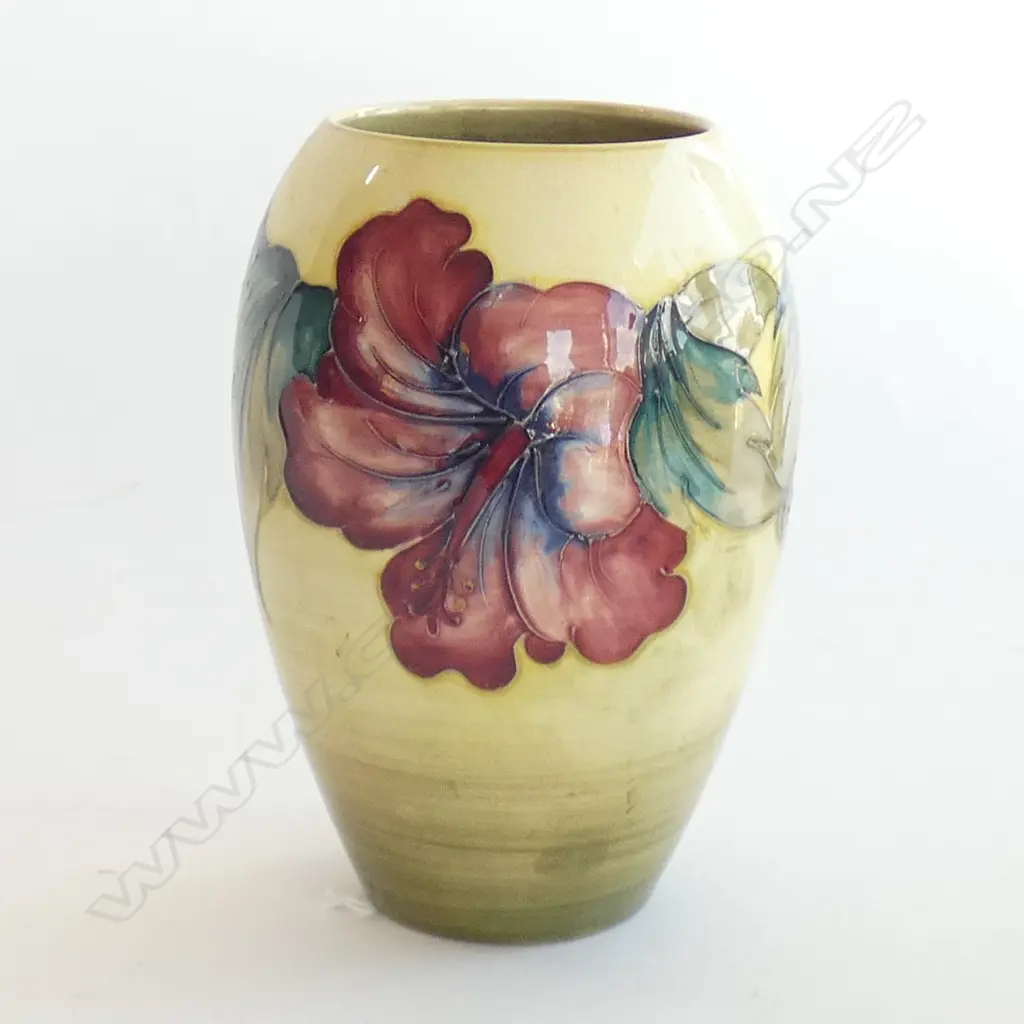 A Moorcroft Hibiscus pattern vase Image 1++