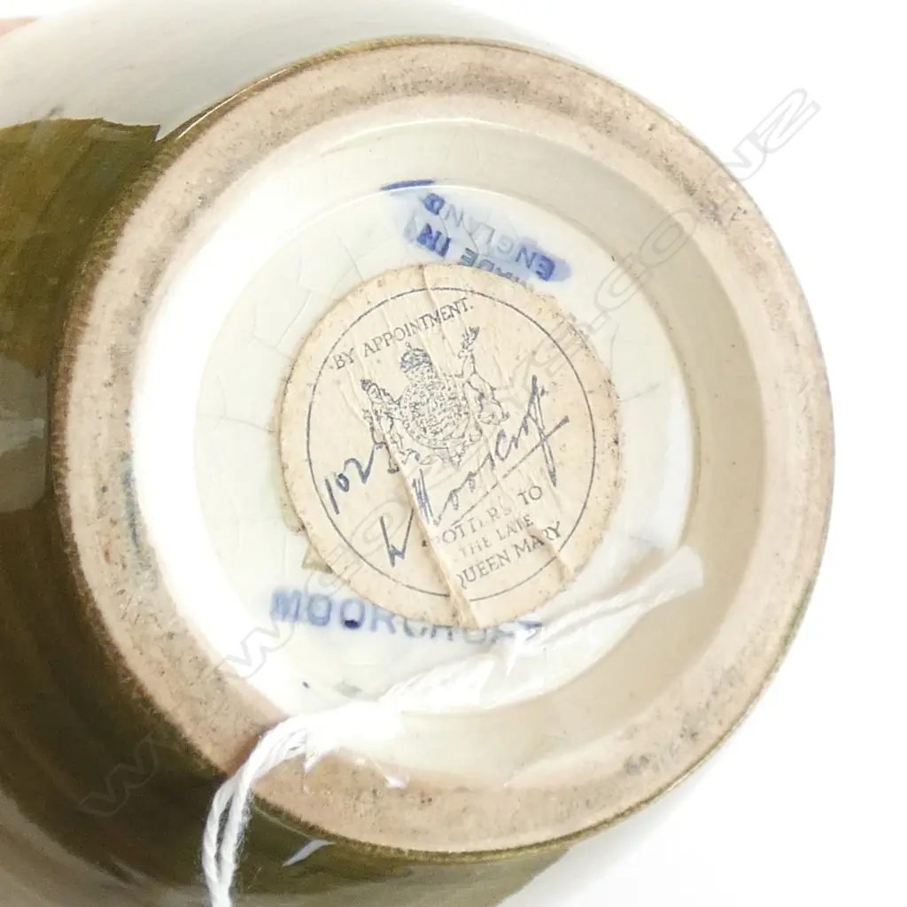 A Moorcroft Hibiscus pattern vase Image 1++