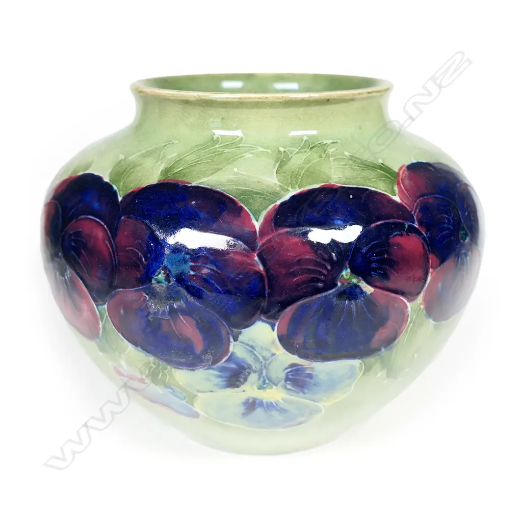 A William Moorcroft early Pansy vase, c.1916 Image 1++