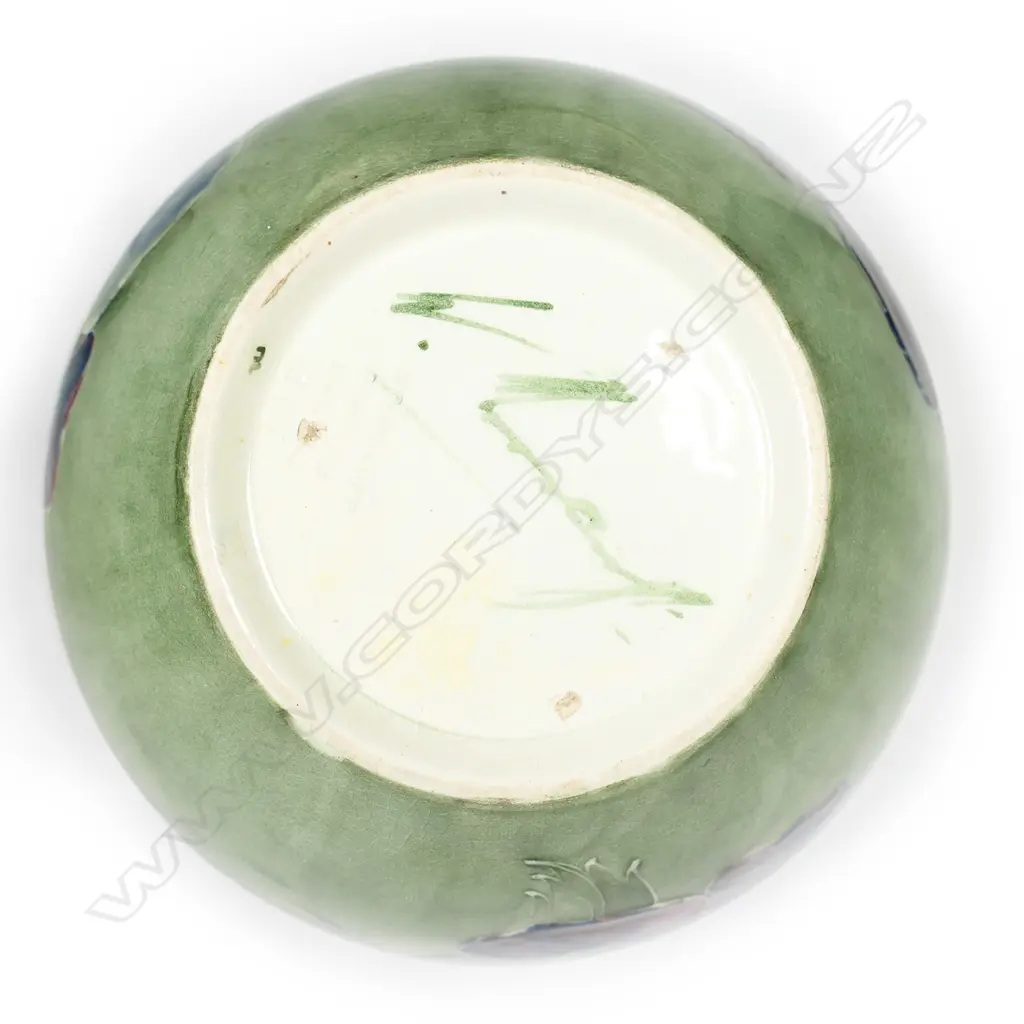 A William Moorcroft early Pansy vase, c.1916 Image 1++