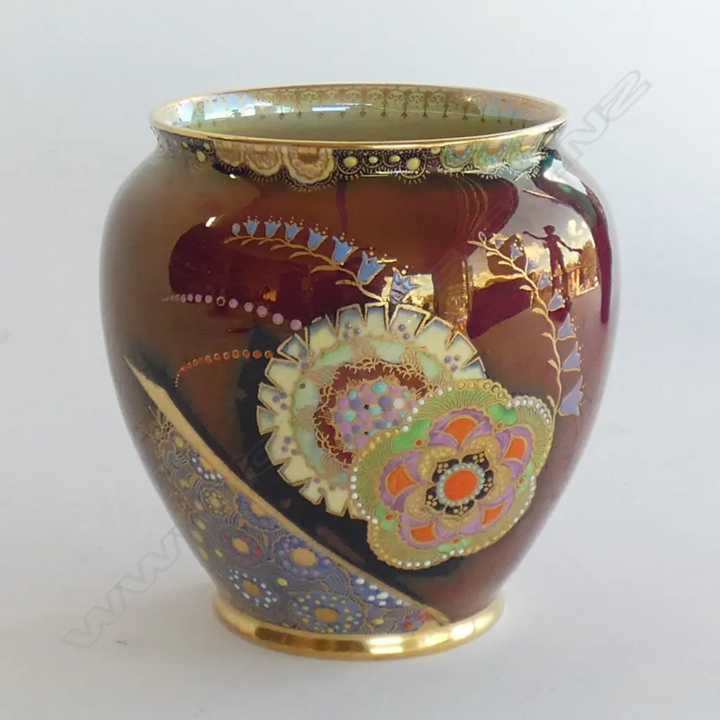 A Carlton Ware 'Bell' pattern vase Image 1++