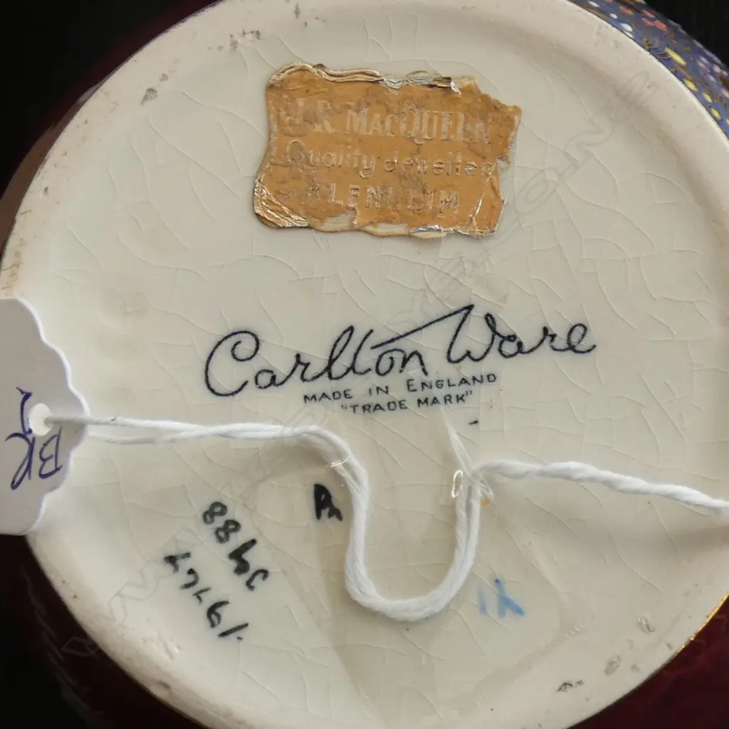 A Carlton Ware 'Bell' pattern vase Image 1++