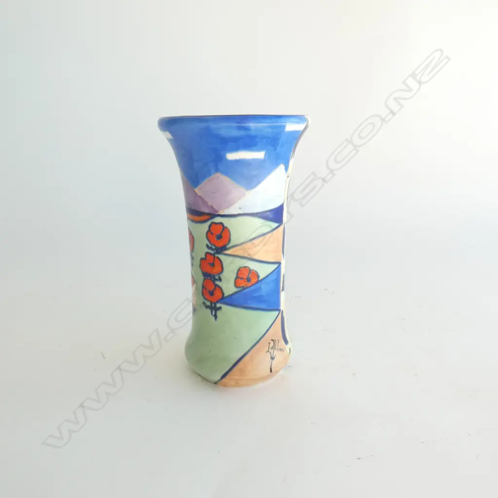 A Wilkinson 'Tahiti - Papavar' (poppy) pattern Art Deco vase designed by L Allen Image 1++