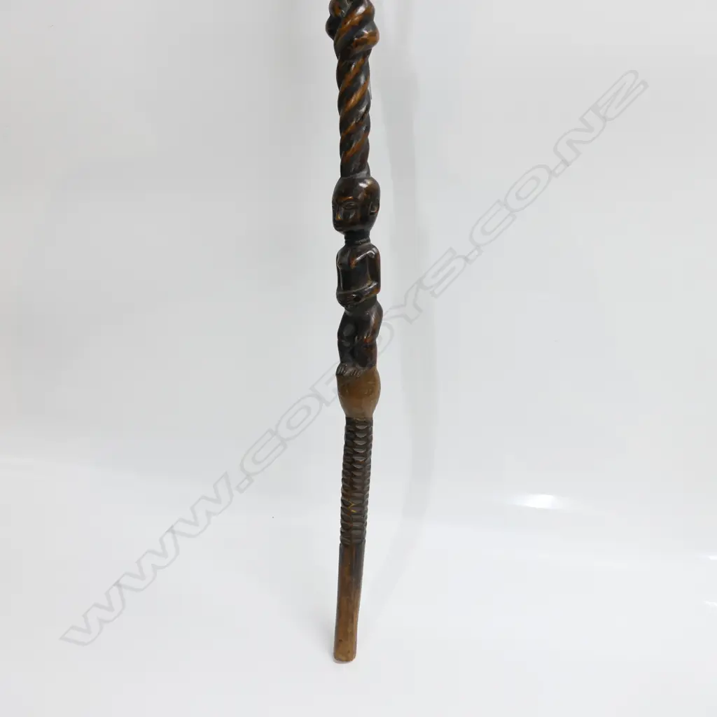 AN EARLY 20thC AFRICAN CARVED YORUBA FIGURAL WALKING STICK, L.915mm Image 1++