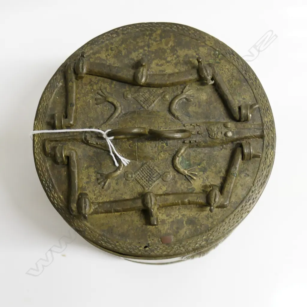 ASHANTI GOLD DUST BOX - BRASS, H.150mm. Image 1++