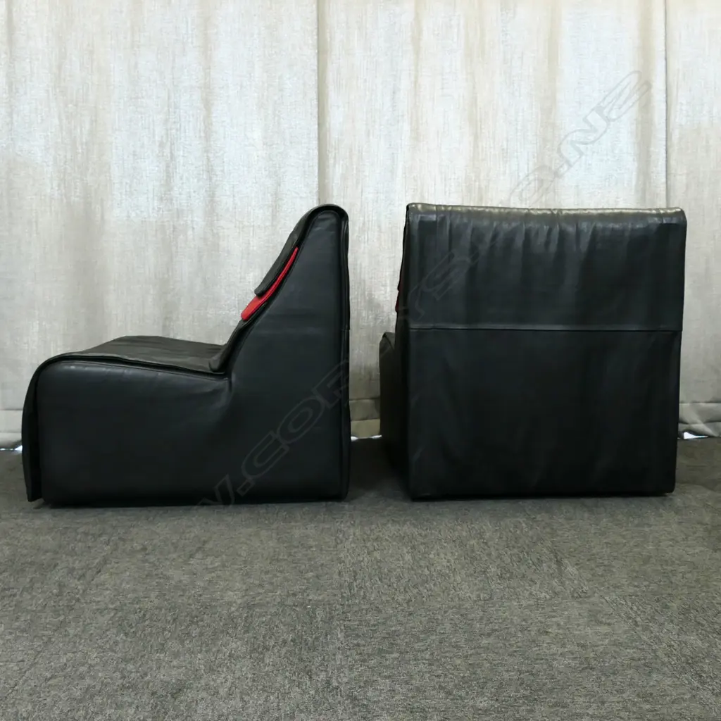 PR de Sede OF SWITZERLAND BLACK & RED LEATHER DESIGNER LOUNGE CHAIRS. 740 x 800 x 770mm. Image 1++