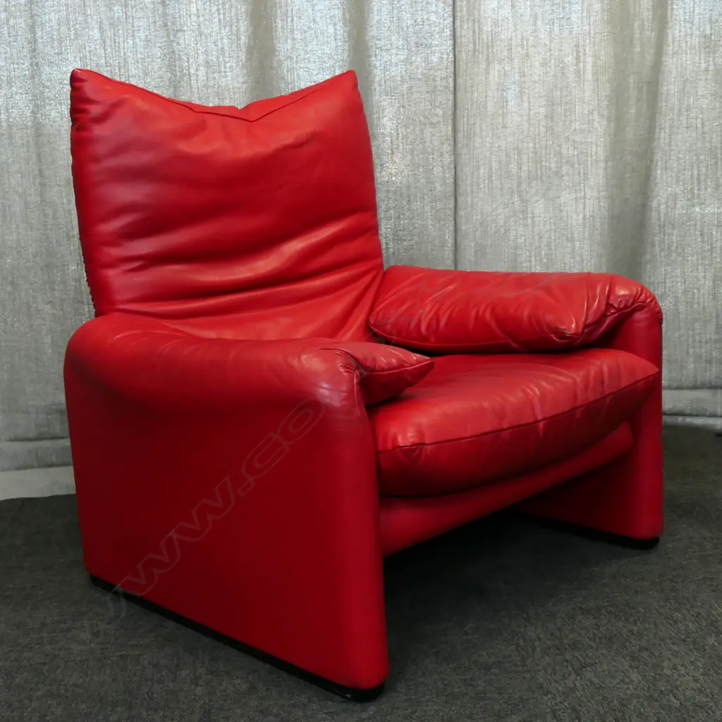 CASSINA MADE IN ITALY RED LEATHER LOUNGE CHAIR, 900 x 800 x 1050mm Image 1++