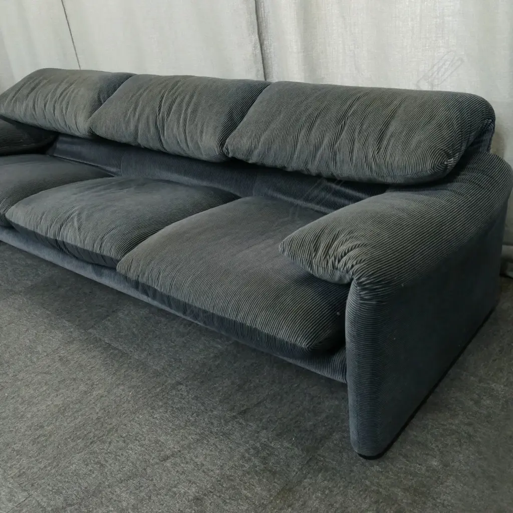 CASSINA MADE IN ITALY GREY STRIPED 3 SEATER COUCH, 2400 x 750 x 1050mm (approx) Image 1++