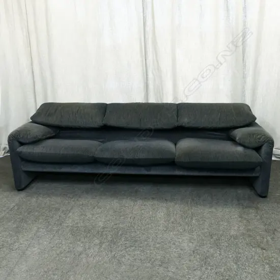 CASSINA MADE IN ITALY GREY STRIPED 3 SEATER COUCH, 2400 x 750 x 1050mm (approx)