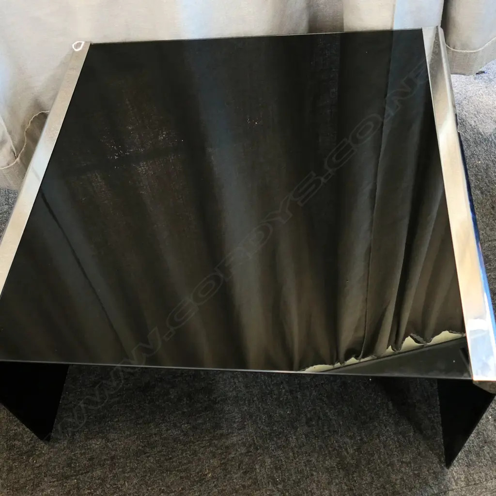 DESIGNER MODERNIST BLACK GLASS & CHROME SQUARE COFFEE TABLE. 750 x 800 x410mm. Image 1++