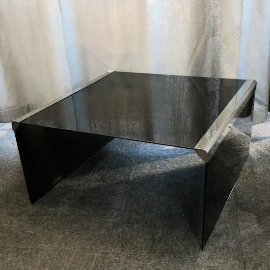 DESIGNER MODERNIST BLACK GLASS & CHROME SQUARE COFFEE TABLE. 750 x 800 x410mm.