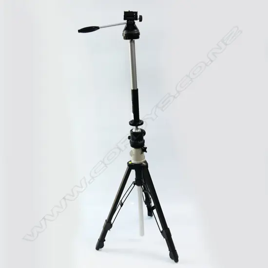 LINHOF QUALITY STUDIO CAMERA TRIPOD. H.1300mm.