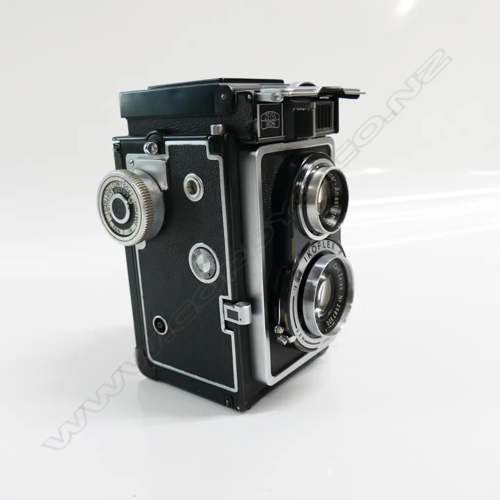 ZEISS IKON IKONFLEX BOX CAMERA Image 1++