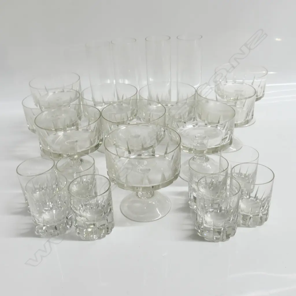 SET 22 VARIOUS ROSENTHAL GLASSES, 4 bud vases H.160mm, 8 shot glasses H.60mm & 10 coupes H.100mm Image 1++
