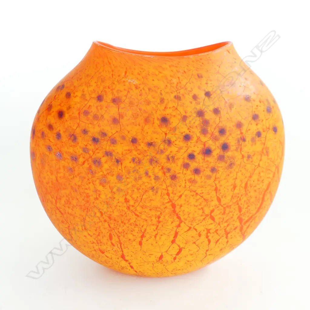 GARRY NASH MEDIUM ORANGE ART GLASS VASE, SIGNED AND DATED 2010,  H.250mm Image 1++