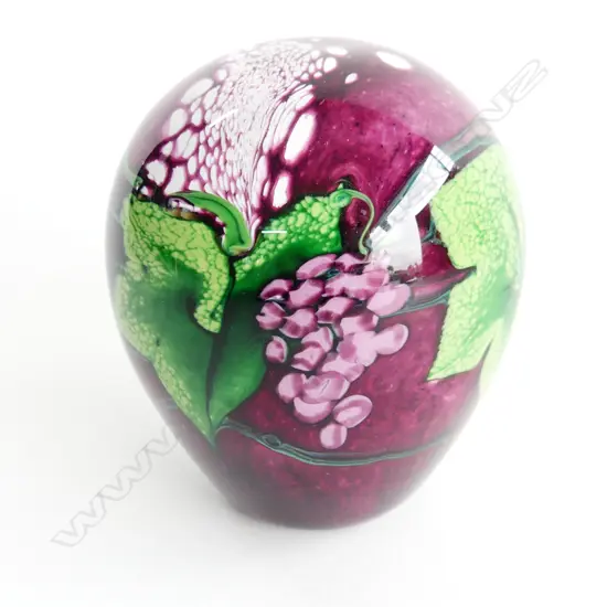 PETER RAOS PAPERWEIGHT, SIGNED AND DATED 2002, H.100mm