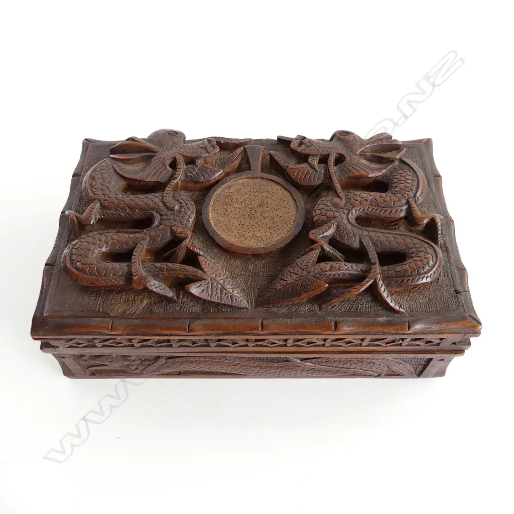 VINTAGE CHINESE CARVED MUSIC BOX, 200 x 120 x 80mm Image 1++