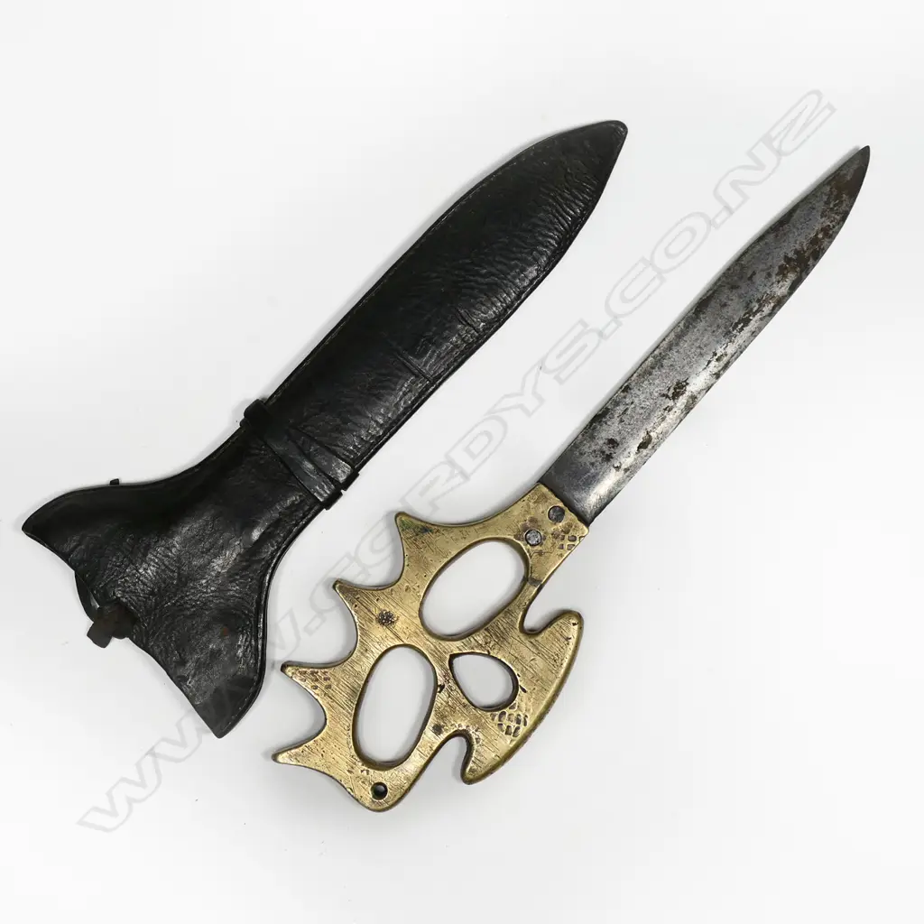 Death’s head knuckle knife with leather scabbard bowie blade. L.308mm Image 1++