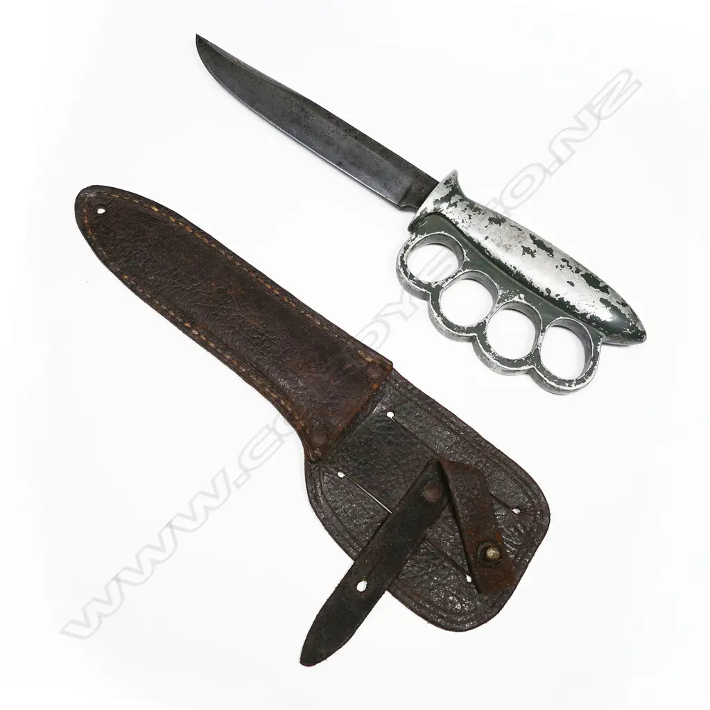 Non-marked Everitt knuckle knife with leather scabbard and green painted handle. Likely Australian Commando use. L.272mm Image 1++