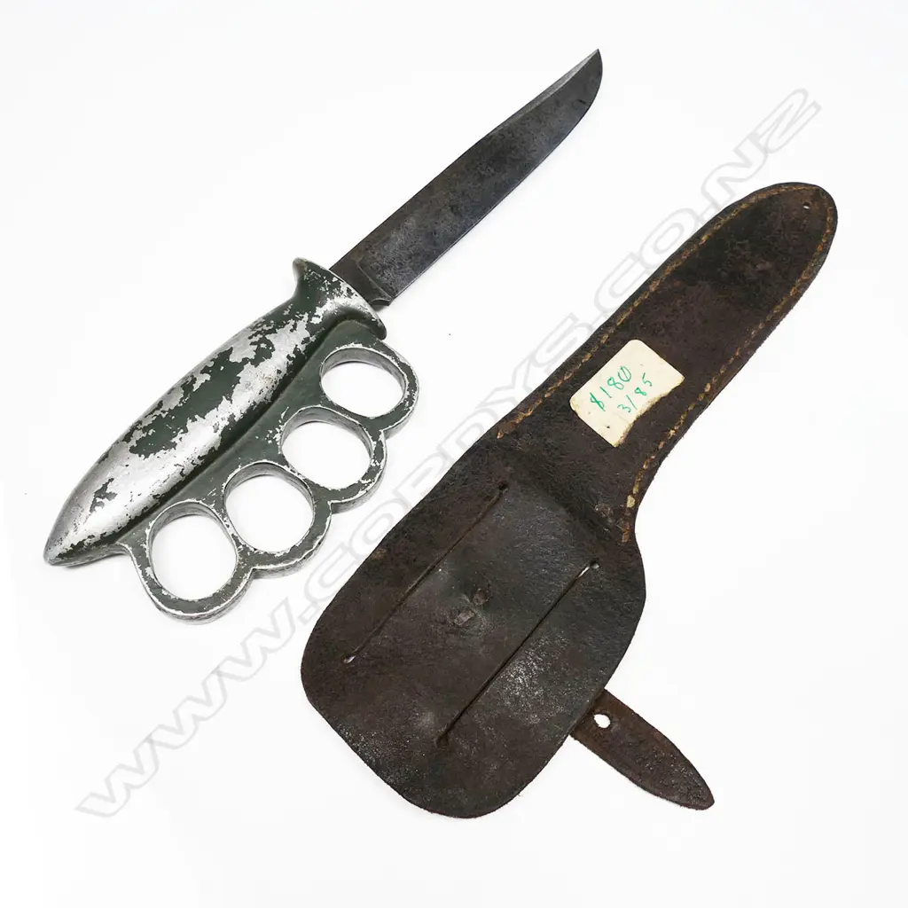 Non-marked Everitt knuckle knife with leather scabbard and green painted handle. Likely Australian Commando use. L.272mm Image 1++