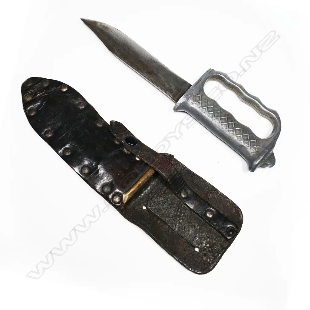 NZ Made WWII knuckle leather knife AKE maker and with modified leather scabbard and bowie blade. L.269mm Image 1++