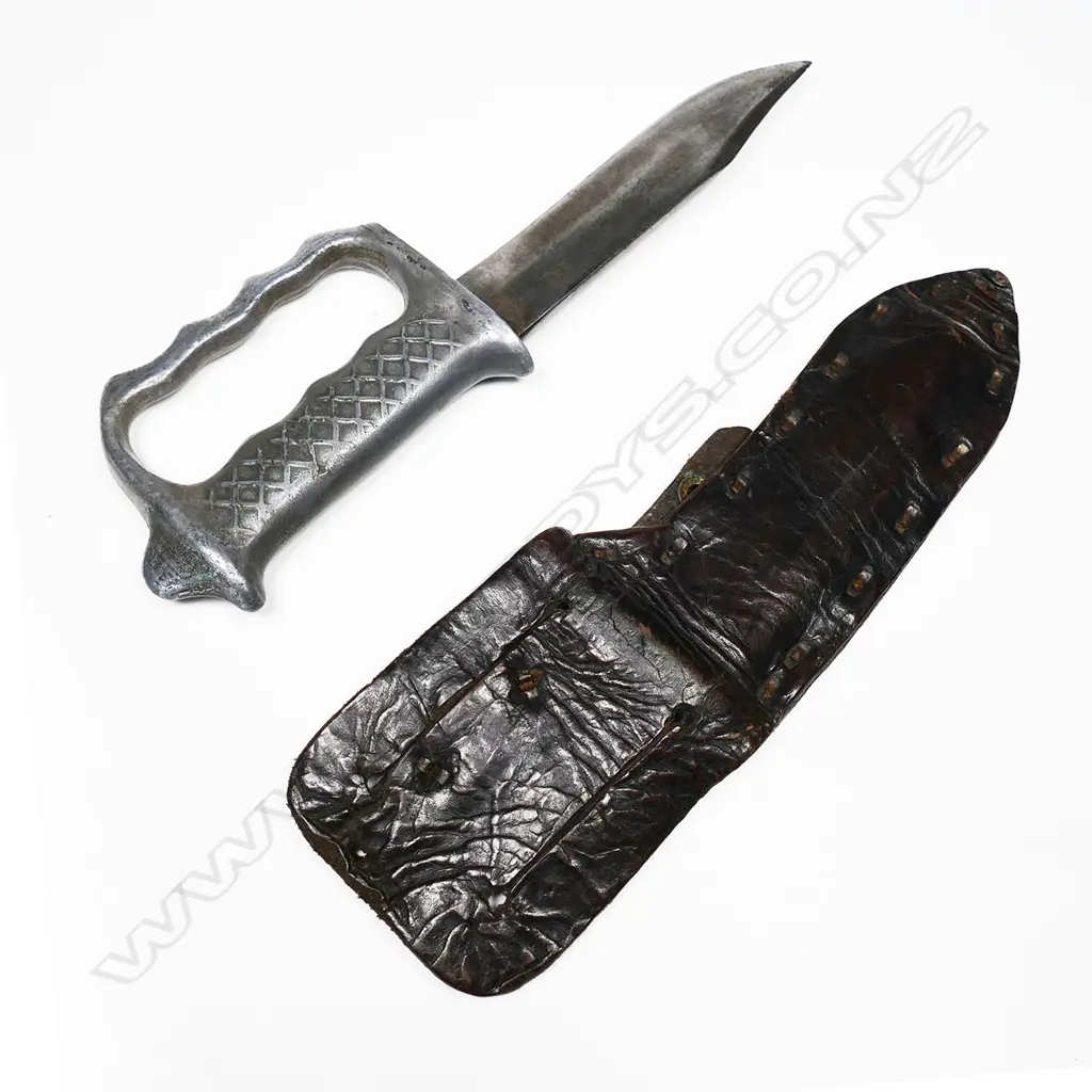 NZ Made WWII knuckle leather knife AKE maker and with modified leather scabbard and bowie blade. L.269mm Image 1++