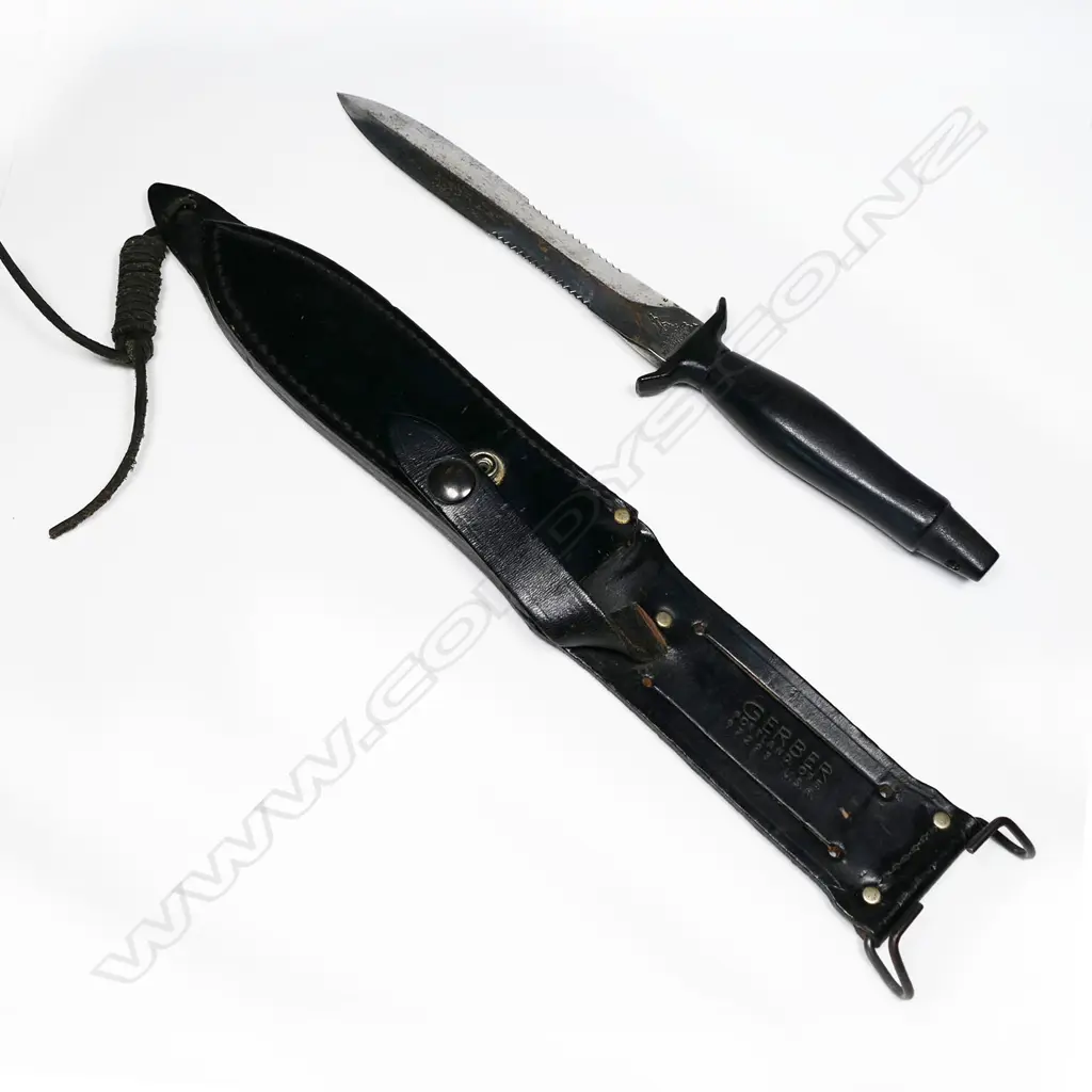 Gerber Vintage Special Forces fighting knife and leather scabbard. L.300mm Image 1++