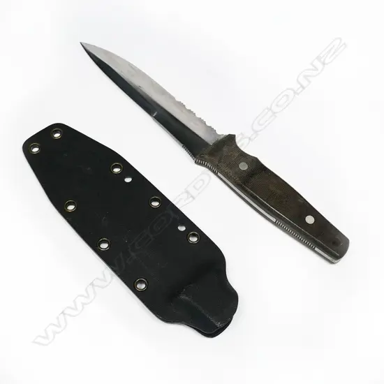 Cuda fighting knife with fast release plastic scabbard. L.275mm