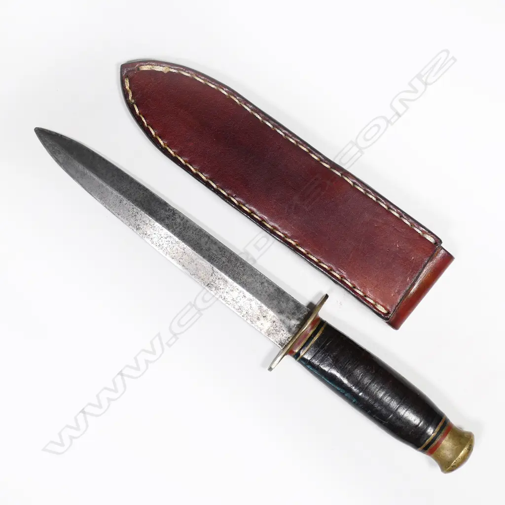 Southern and Richardson Sheffield fighting knife and scabbard. Possible WWII era. L.290mm Image 1++
