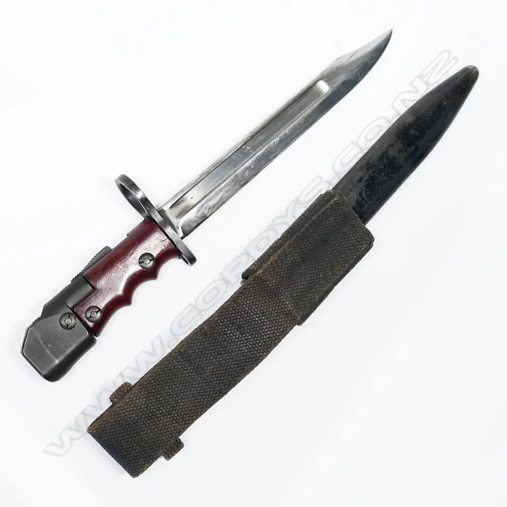 No.7 Land Service Bayonet and scabbard. L.315mm Image 1++
