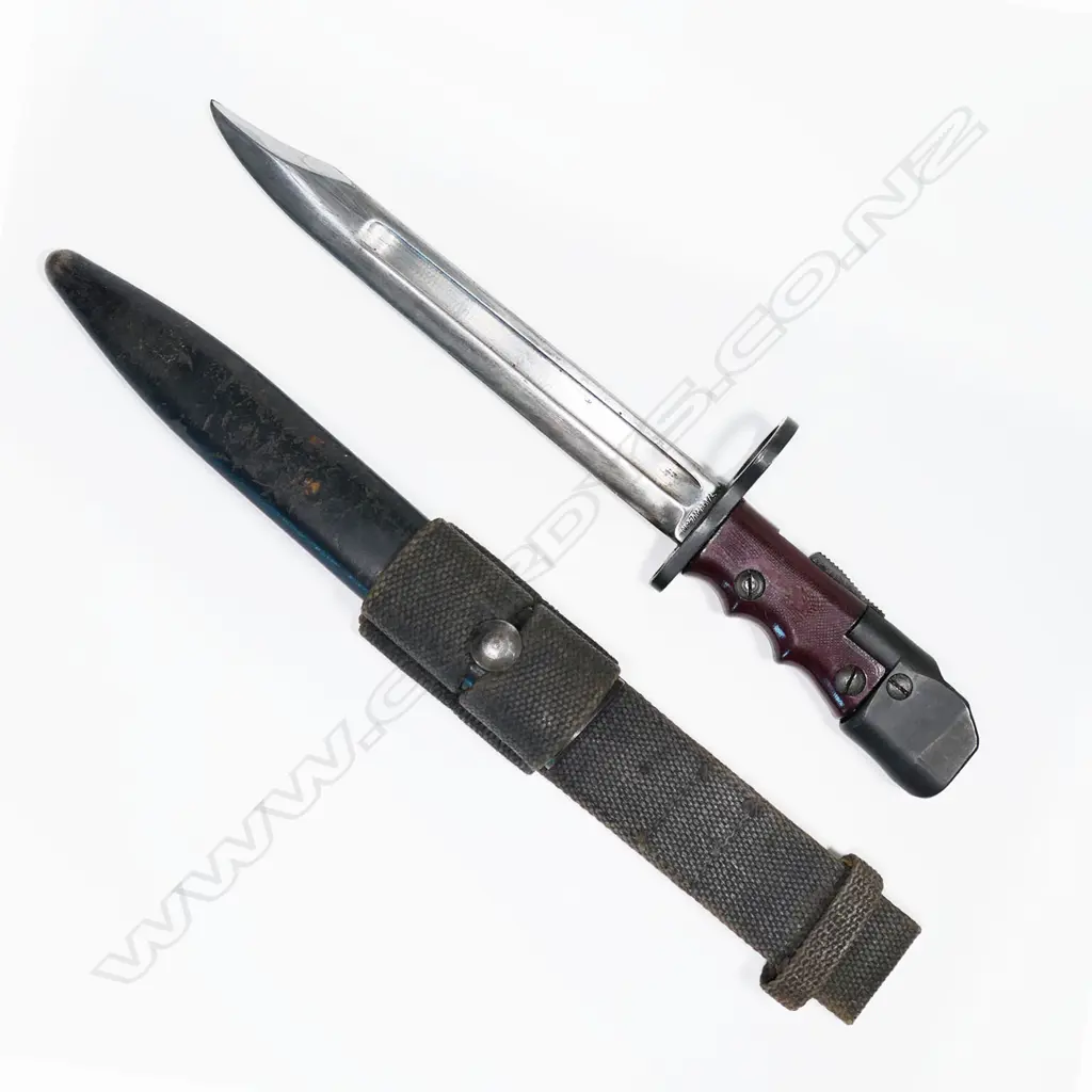 No.7 Land Service Bayonet and scabbard. L.315mm Image 1++