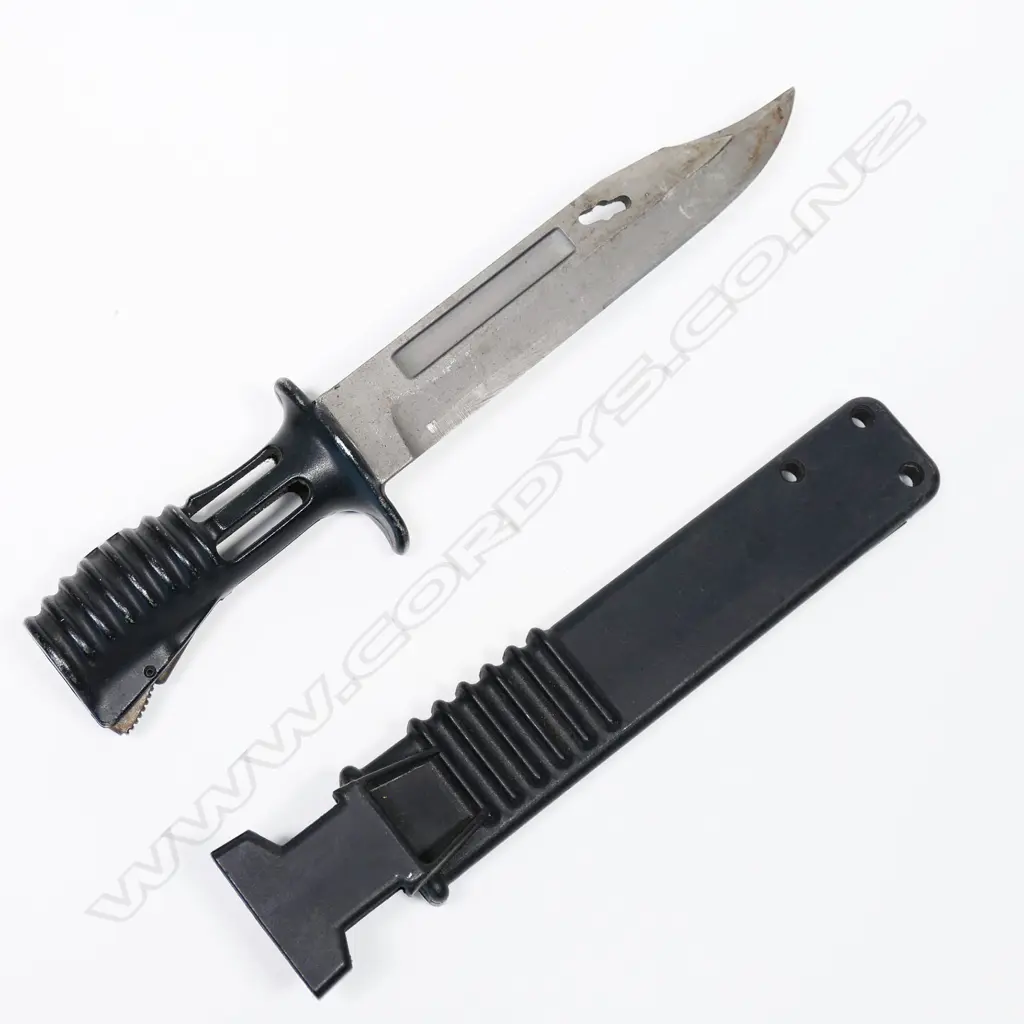 SA80 bayonet and scabbard. L.280mm Image 1++