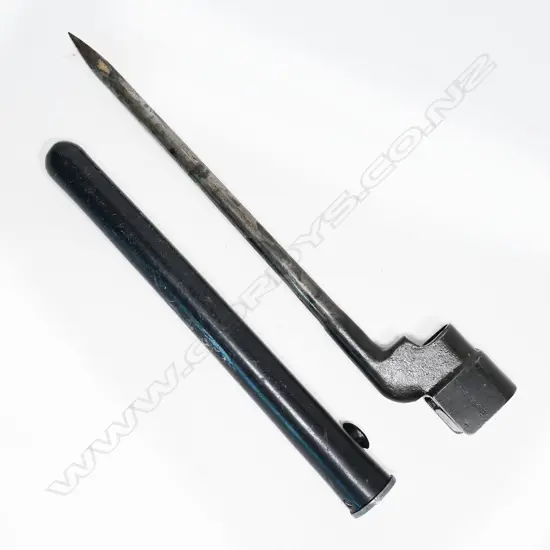 No.4 MKII bayonet with rare Bakelite scabbard. L.245mm
