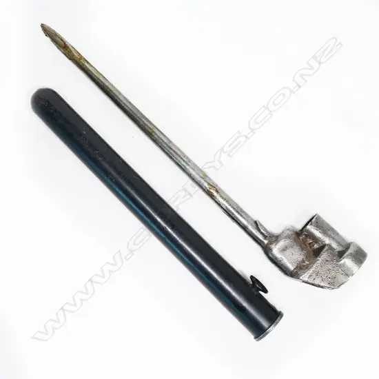No.4 MKII bayonet with rare Bakelite scabbard. L.245mm