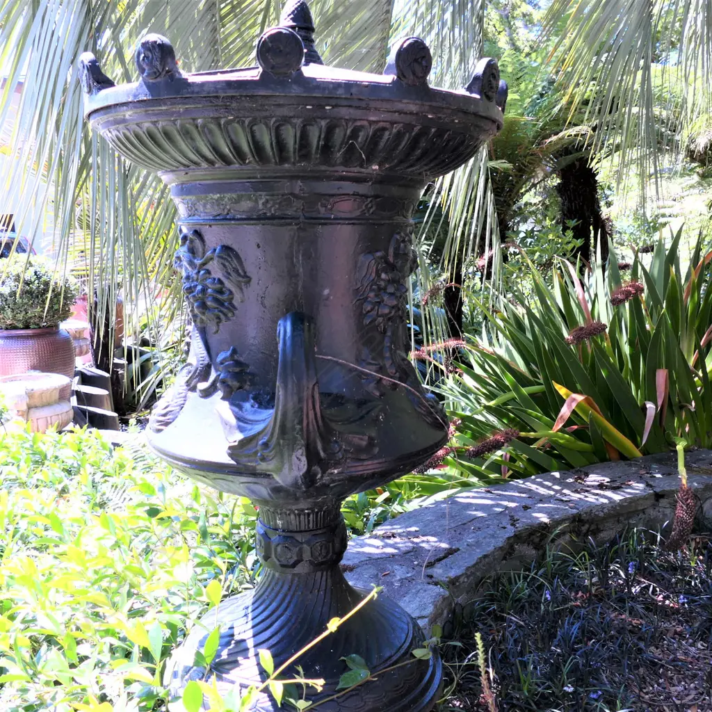 A pair of cast iron large classical urns H.1200mm Image 1++