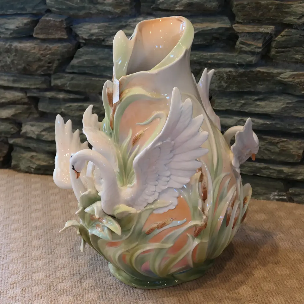 A 'Franz' large swan vase Image 1++